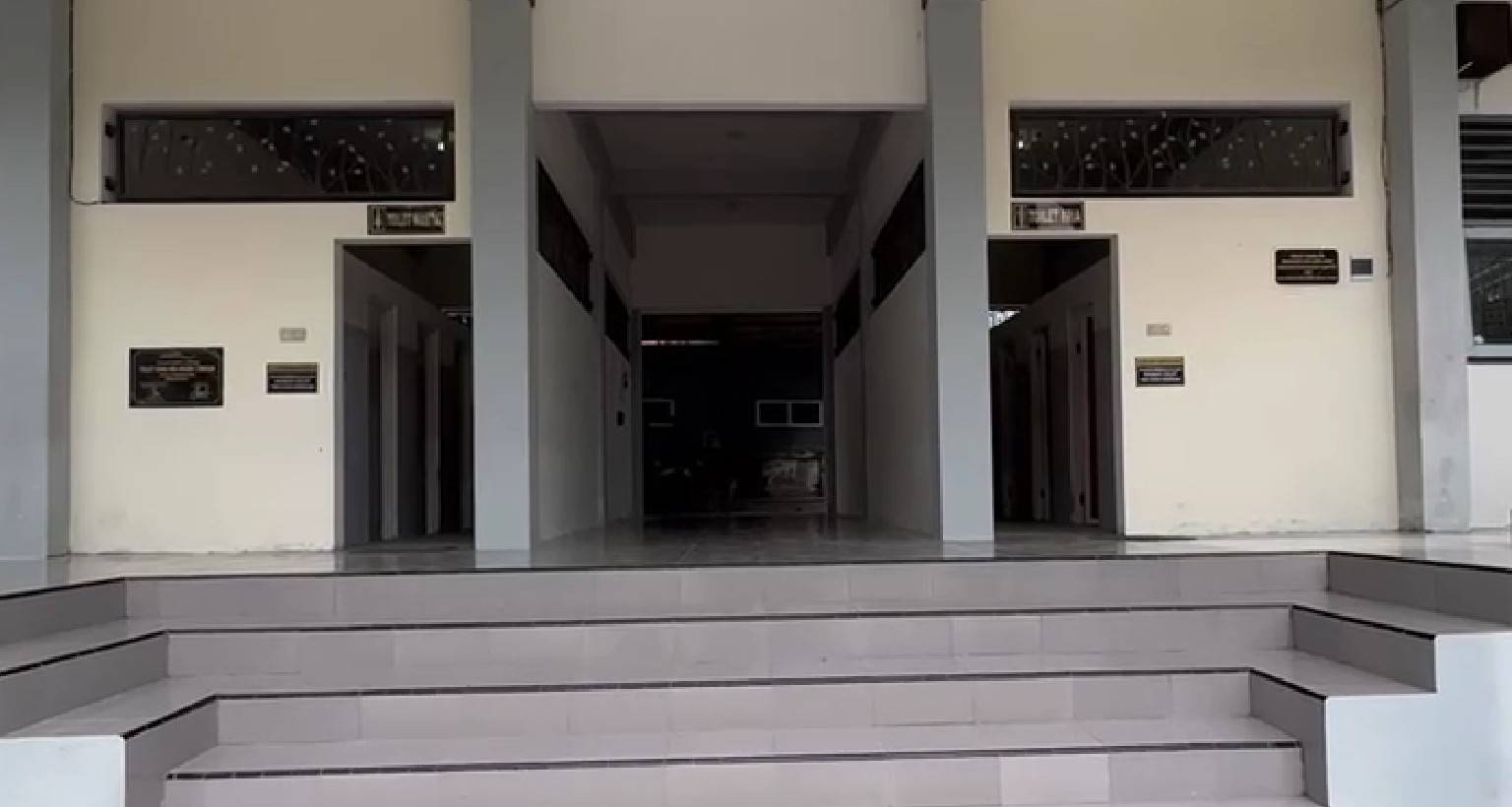 Toilet Sekolah